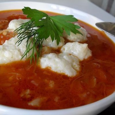Борщ с пельменями